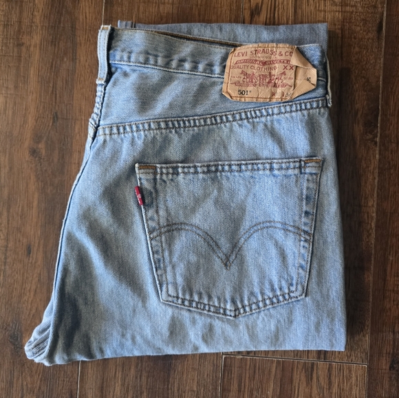 501 Levi's Jeans - Picture 1 of 4